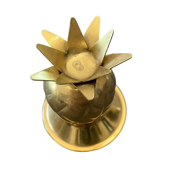 Tommy‎ Bahama Pineapple Cocktail Shaker - Picture 2 of 5